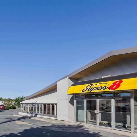 Super 8 By Wyndham Kirkland Lake Dış mekan fotoğraf
